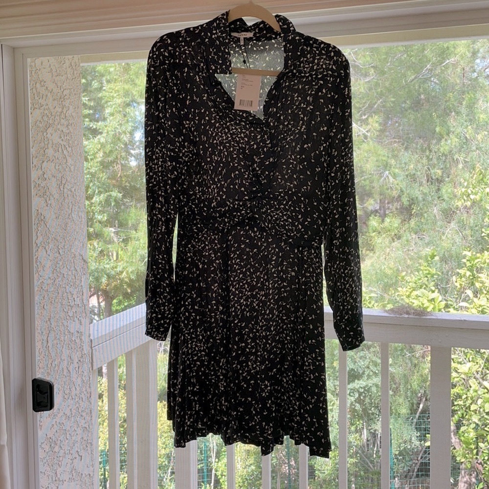 Long sleeve dress with knot tie detail on waist